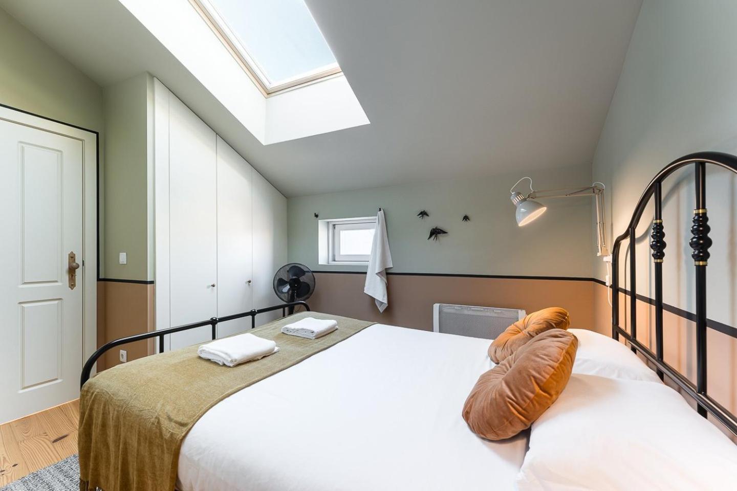 Guestready - Spacious And Modern Apt W/ Skylight ポルト エクステリア 写真