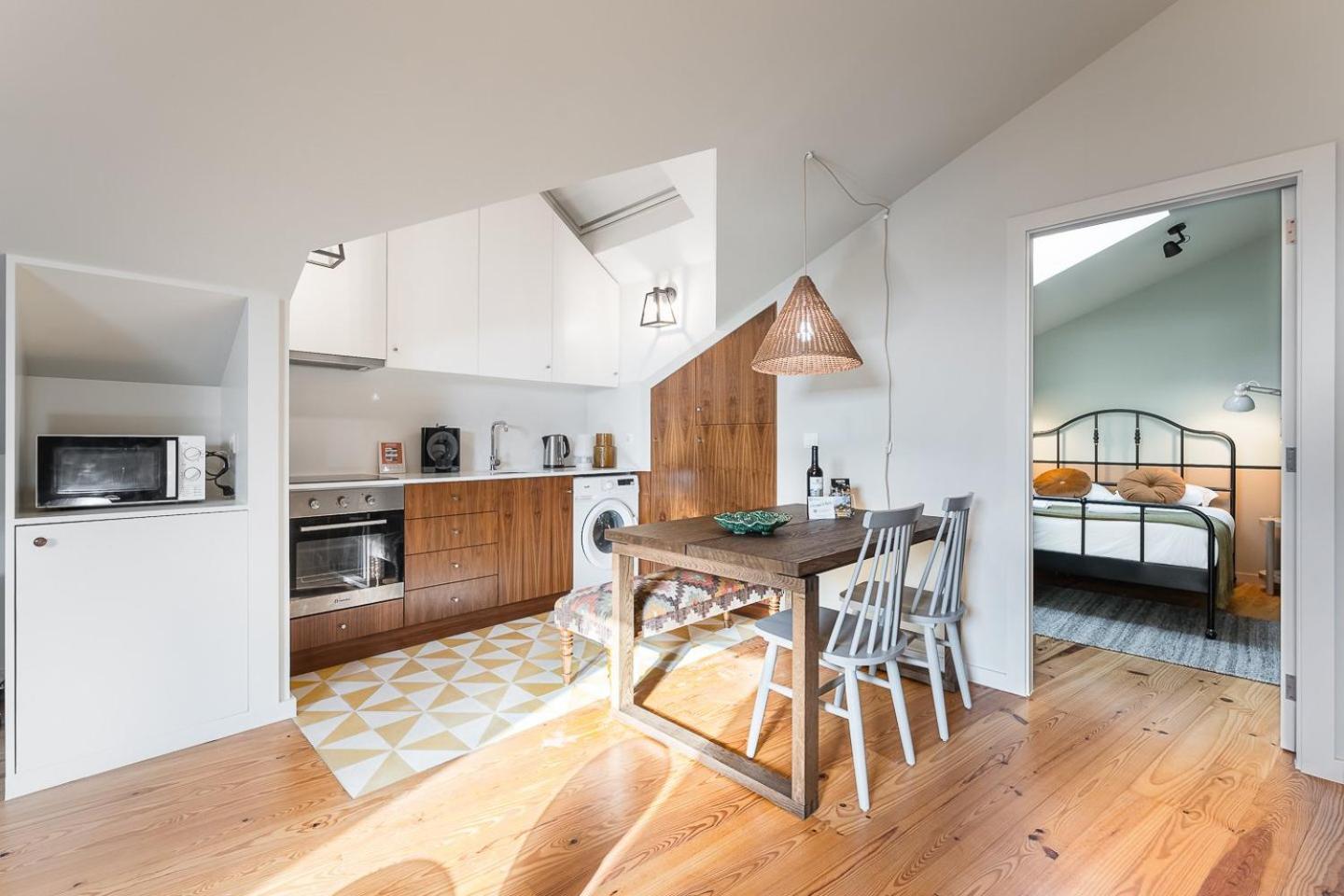 Guestready - Spacious And Modern Apt W/ Skylight ポルト エクステリア 写真