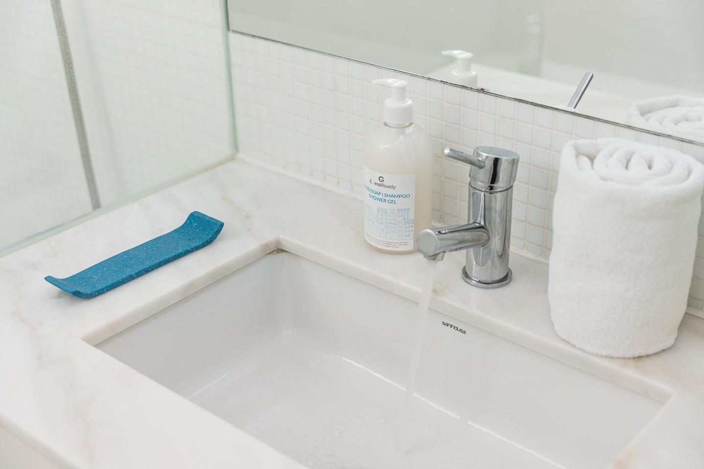Guestready - Spacious And Modern Apt W/ Skylight ポルト エクステリア 写真
