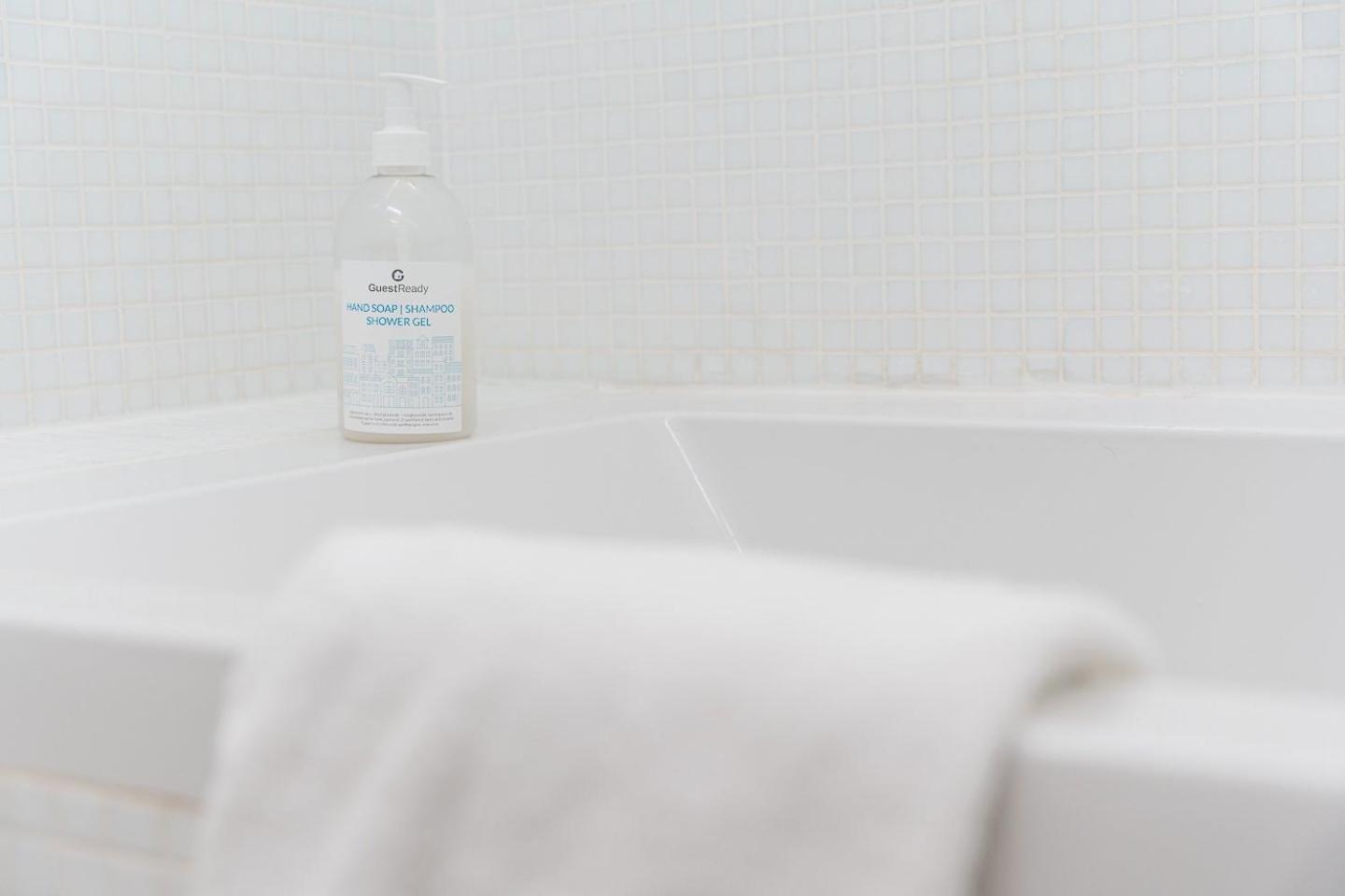 Guestready - Spacious And Modern Apt W/ Skylight ポルト エクステリア 写真