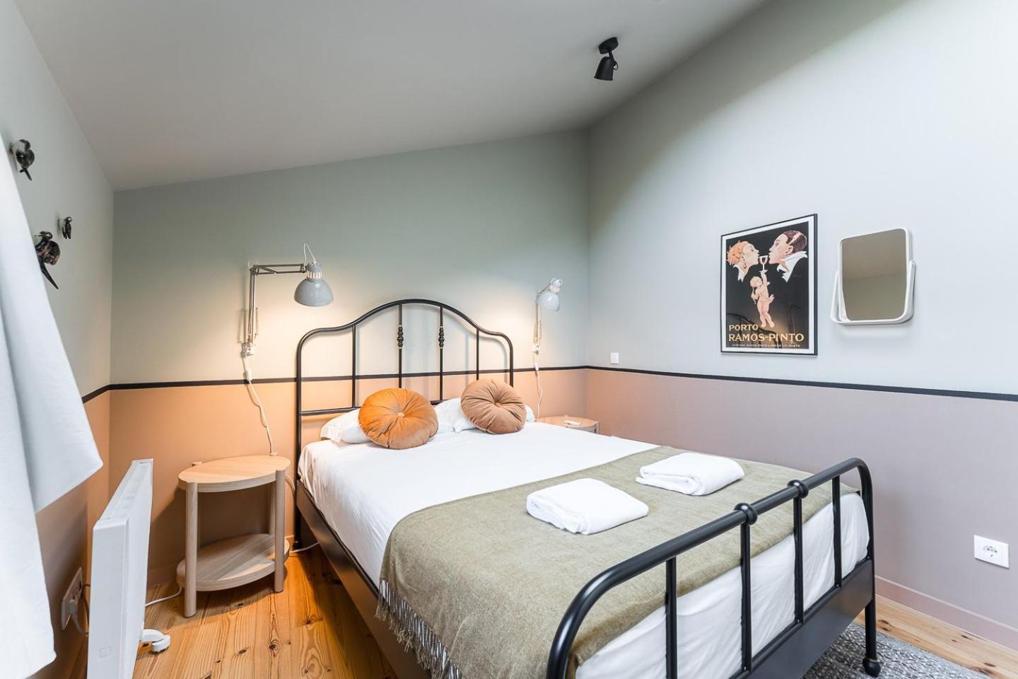 Guestready - Spacious And Modern Apt W/ Skylight ポルト エクステリア 写真