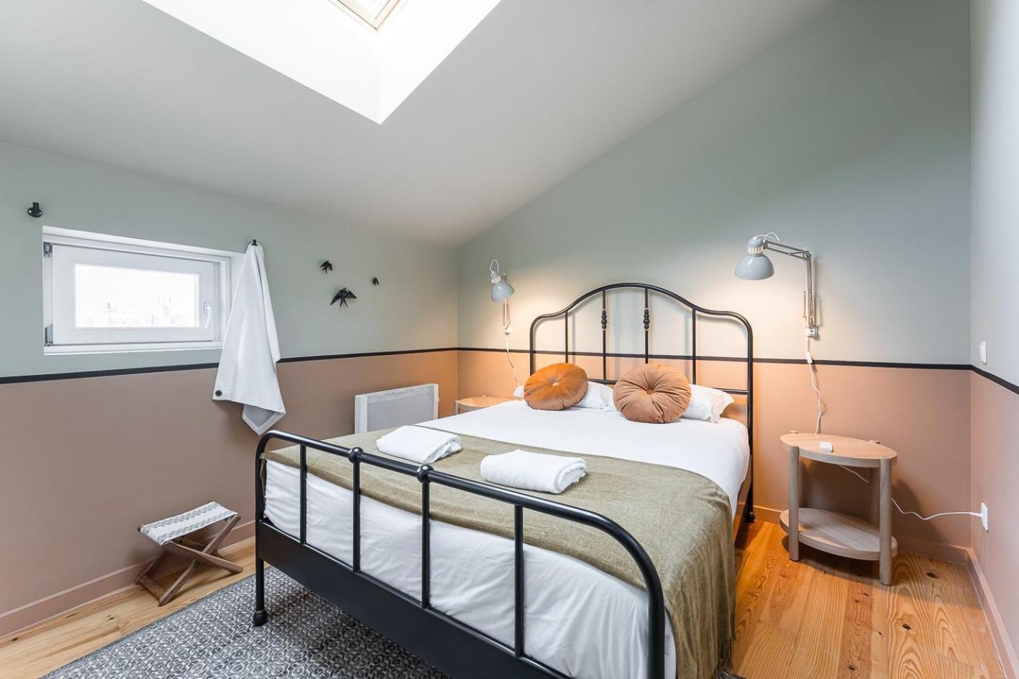 Guestready - Spacious And Modern Apt W/ Skylight ポルト エクステリア 写真